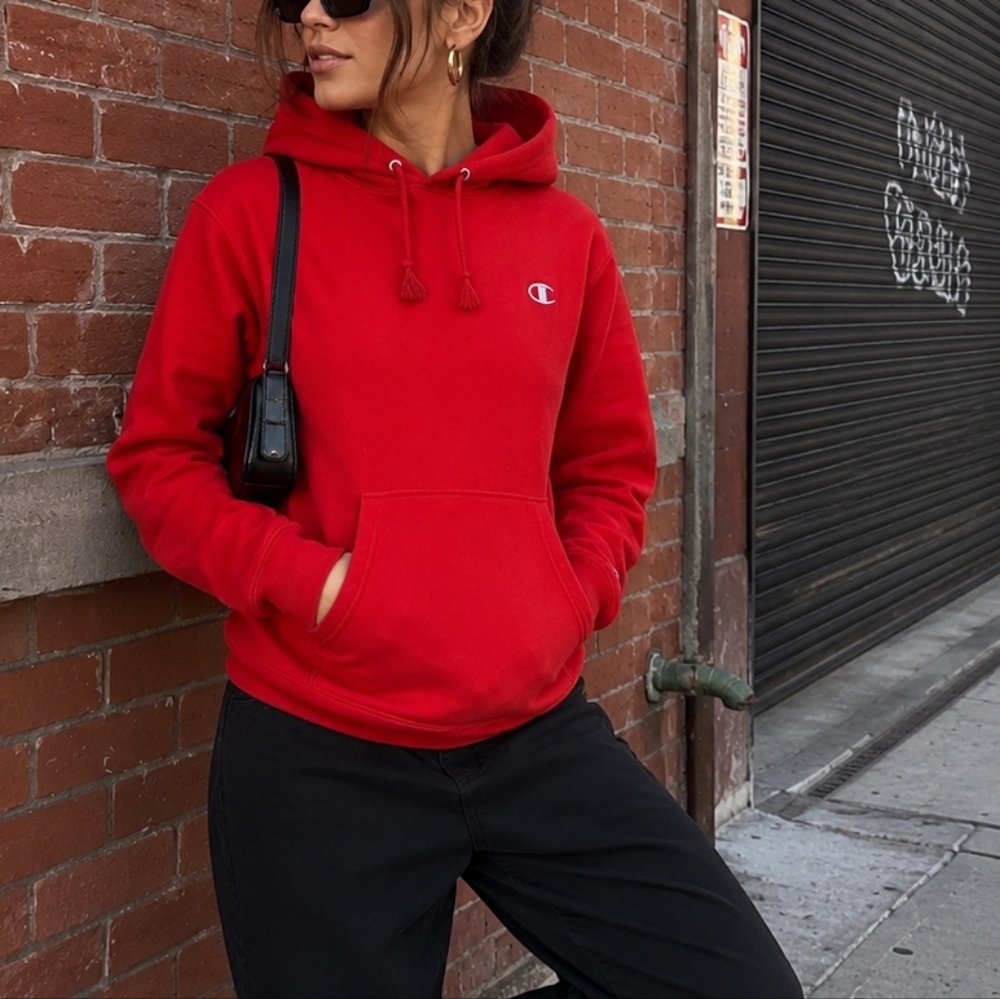 Champion Red Pullover Hoodie XS Classic Logo Sweatshirt Cozy Athleisure